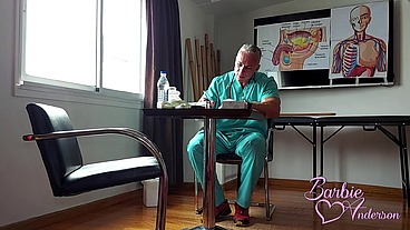 BARBIE ANDERSON VISITA AL DOCTOR CHAFA (ESCENA COMPLETA) TRANS ARGENTINA