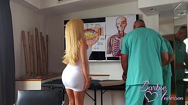 BARBIE ANDERSON VISITA AL DOCTOR CHAFA (ESCENA COMPLETA) TRANS ARGENTINA