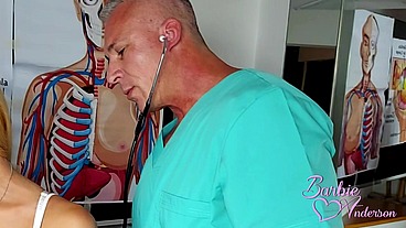 BARBIE ANDERSON VISITA AL DOCTOR CHAFA (ESCENA COMPLETA) TRANS ARGENTINA