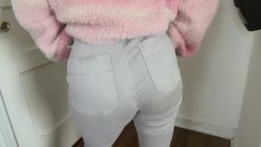 jean wiggling