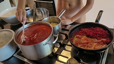 MEGAN VENTURI MAKING SOUP, FUCKED & SQUIRTING ALL OVER THE FLOOR