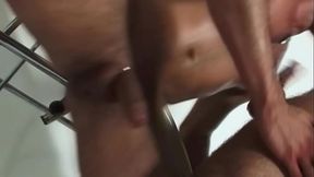 plan fetish en cuir en backroom de barcelone