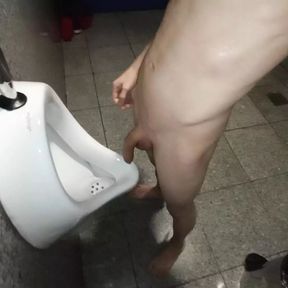 Piss shower and cum in toilet