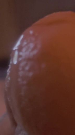 Buzzes Close up Pre-cum