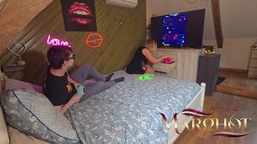 Stepmom Heats up Stepson During Pac-man: He Fucks Her and Fills Her Pussy Before Licking