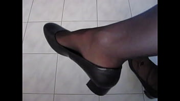 h&ouml_gl pumps and black  nylons, shoeplay by Isabelle-Sandrine