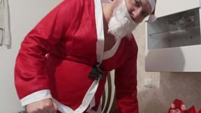 Mrs Claus gets caught by a horny&#x1F975; Santa &mdash;  getting her solo on and jacking her jumbo knockers