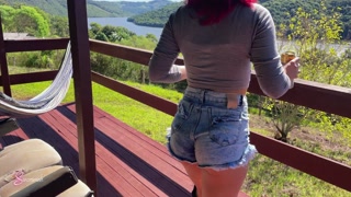 I got my dick hard while taking pictures of my hot model on the farm and she liked it 🔥