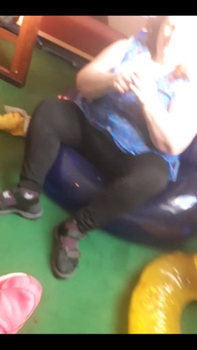 Smock and Balloon, Look What I Do with the Balloons