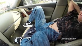 Real Desperate Jeans WETTING and SQUIRT in my Car