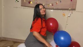 Naomi without panty feels the balloons