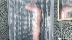 ”Sexy Girl joins me in the show for sex”