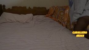 Zorrita blanca humeda y caliente es montada