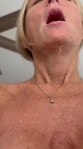 Dianne Loves to Ride and Piss on Cock.
