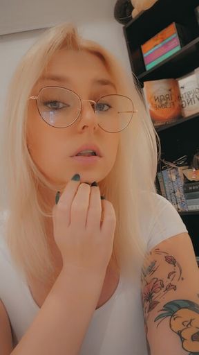 Nerdy blonde plays with her hot pussy and ass