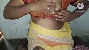 Aunty is giving shot to lover