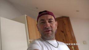 deux beaux espanols baisent en mode bareback pour du fun amateur