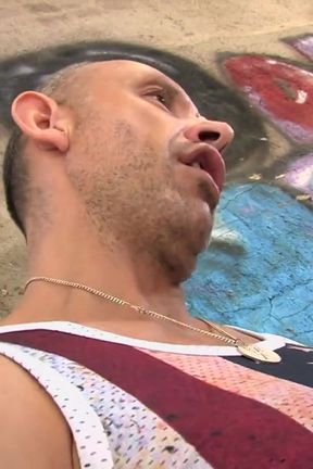 Delicius bareback in paradise beach.