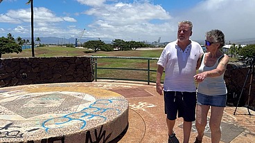 Sucking and fucking a gentleman I just met - outdoors in Hawaii