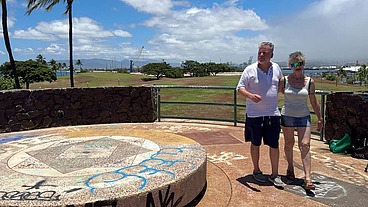 Sucking and fucking a gentleman I just met - outdoors in Hawaii