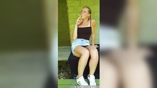 beauty mom smoking and having fun with herself