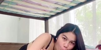 HOKI BANGET BISA NGEWE 2 CEWEK CANTIK SEKALIGUS FULL DI Https://s.id/bocilsempit - Asia Blondi