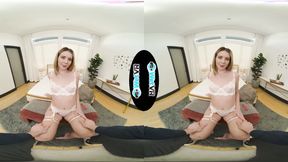 ”Cum Bitch Lets Huge Cock Frost Her Face”