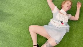 Izzie Robbins in Wonderland - GIANTESS HIDEF MOV