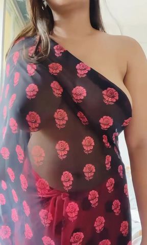Curvy blonde pro gives a spicy performance in her solo act