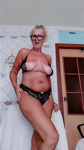 Hot Housewife Fun in the Kitchen