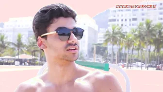 Muscular amateur twink strokes big cock in Easter solo