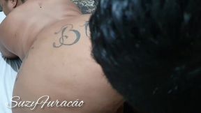 peguei um branco dotado gostoso, me fudeu gostoso de quatro.