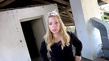 UNSCHULDIG? MÄDCHEN ALLEINE IM LOSTPLACE VON 2 SCHWÄNZEN ABGEFICKT