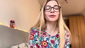 2 Main Signs a Man Is a Submissive Beta (without Coming Out)