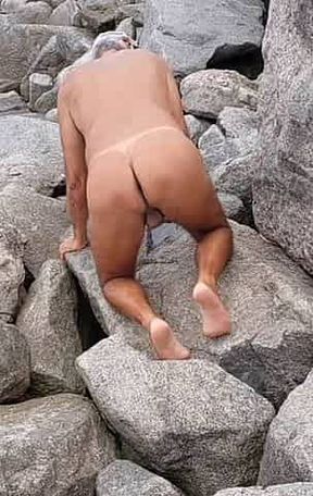 Ladysilva  crossdress pelada na praia bunda gostosa de marquinha