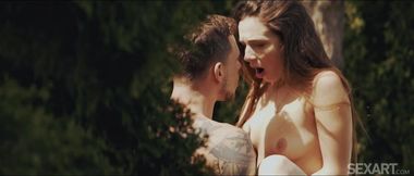 Sakura Hell's sunny allure captivates in a thrilling outdoor escapade