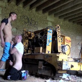 Jess fucked in snekaer by John outdoor