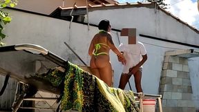 esposa fodendo com o piscineiro! parte 02 close da mamada e foda por tras!!