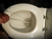 Gewoon heerlijk plassen  - StraightdoesBi