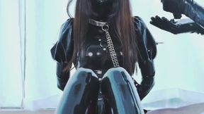 M-shaped open legs restraint