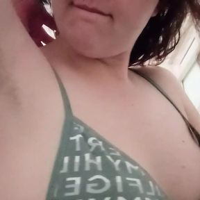 I want my best friend&#039;s cock in my armpit