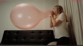 Alla makes B2P red crystal balloon with long neck
