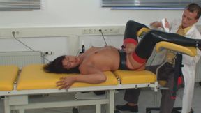 Asscunt training on the gyntable