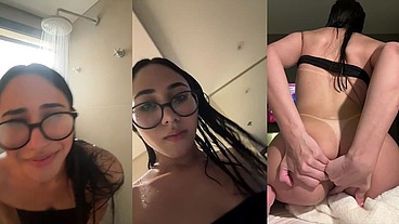 Novinha de 18 anos batendo papo em live adulta - Julia Costa