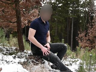Wetting and Edging Outdoors in Freezing Cold