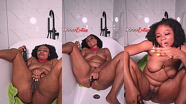 Sexyvee playing and squirting in the bathtub.