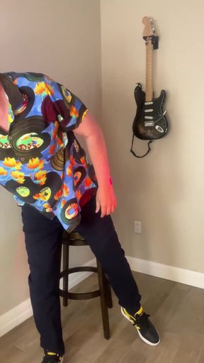 Groupie Gives Rocker a Nice Tip