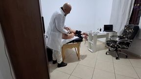 a milf gets fingered by the proctologist during an anal exam.