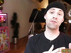 Muscle gay flip flop and cumshot