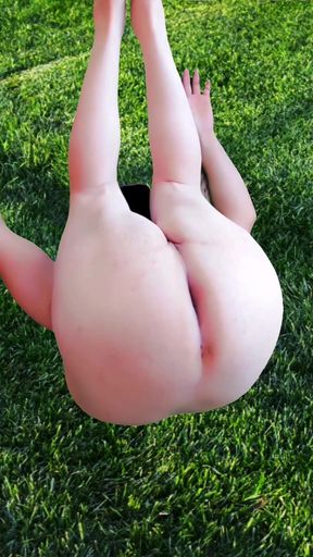 2 Hands-free Cumshot Big Ass Big Butt Big Hips Masturbating in an Extraordinary Pose
